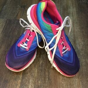 𝅺RAINBOW Colors Skechers with memory foam sole size 8.5